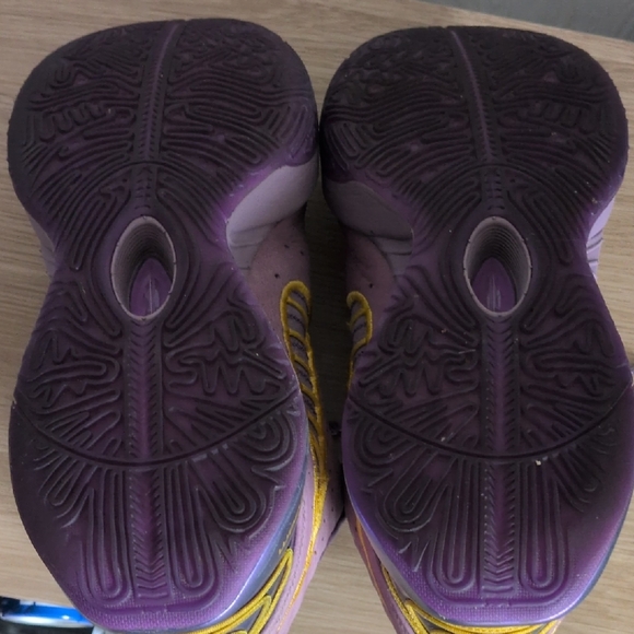 LeBron James "Purple Rain" Athletic Nikes - Picture 7 of 14